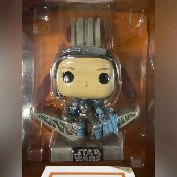 Star Wars - Bo Katan Kyrze on the Throne - Large Bobblehead #669 Funko Pop! BNIB - Picture 6 of 9